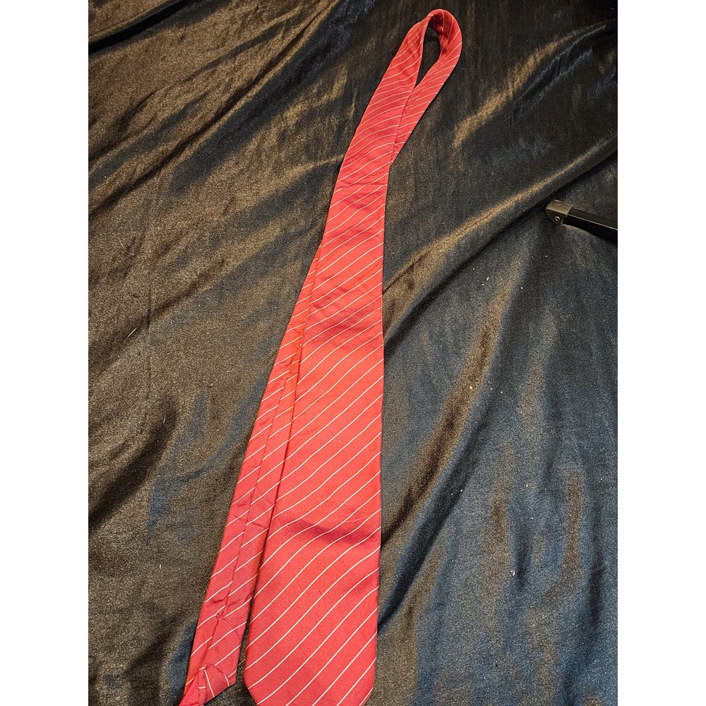 Enrico Guccini Mens Silk Necktie Red White Diagonal Pinstripe Hand Made in Italy